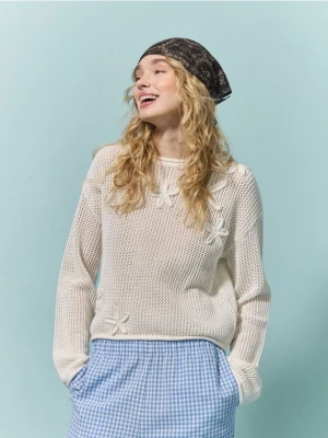 Reserved - Sweter z ozdobną aplikacją - kremowy