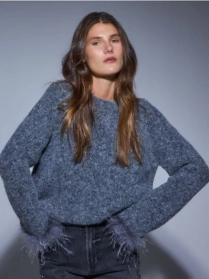 Reserved - Sweter z ozdobnym detalem - szary