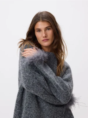 Reserved - Sweter z ozdobnym detalem - szary