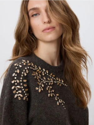 Reserved - Sweter z ozdobnymi aplikacjami - ciemnobrązowy