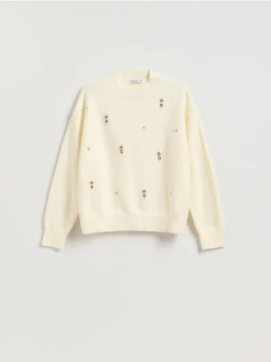 Reserved - Sweter z ozdobnymi aplikacjami - kremowy