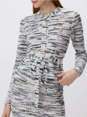 Reserved - Sweter z ozdobnymi guzikami - biały