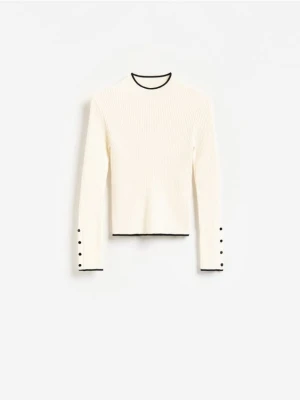 Reserved - Sweter z ozdobnymi guzikami - kremowy
