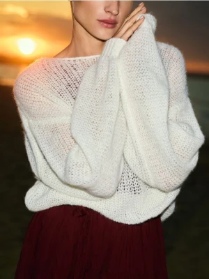 Reserved - Sweter z ozdobnymi koralikami - biały