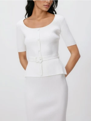 Reserved - Sweter z paskiem - złamana biel
