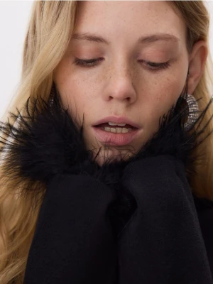 Reserved - Sweter z piórami - czarny