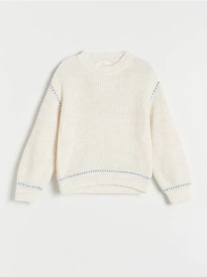 Reserved - Sweter z przeszyciami - złamana biel