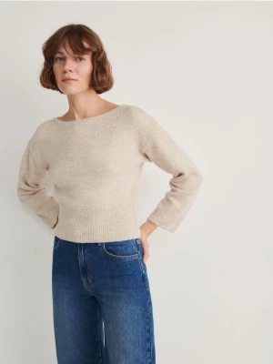 Reserved - Sweter z szerokim ściągaczem - kremowy