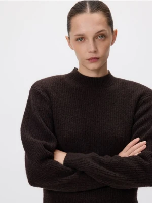 Reserved - Sweter z wełną - ciemnobrązowy