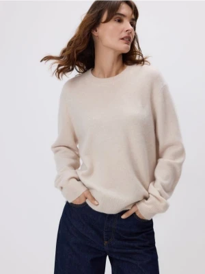 Reserved - Sweter z wełną i dodatkiem kaszmiru - beżowy