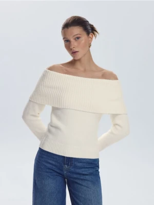 Reserved - Sweter z wykładanym golfem - kremowy