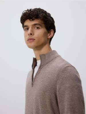 Reserved - Sweter z zapinanym golfem - beżowy