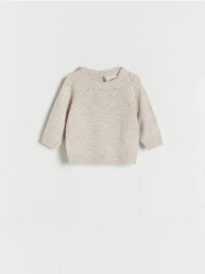 Reserved - Sweter ze zdobieniem przy dekolcie - beżowy