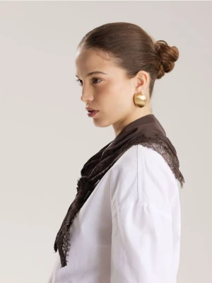 Reserved - Szal z koronką - ciemnobrązowy