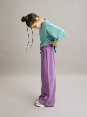 Reserved - Szerokie spodnie dresowe - ciemnofioletowy