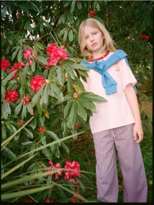 Reserved - Szerokie spodnie w paski - różowy