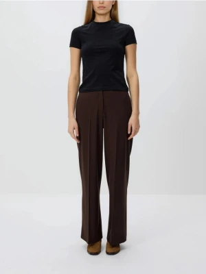 Reserved - Szerokie spodnie z kantem - brązowy