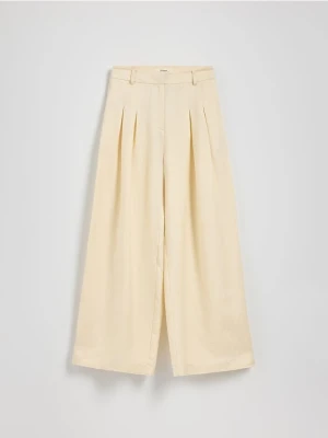 Reserved - Szerokie spodnie z lnem - kremowy