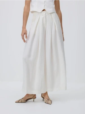 Reserved - Szerokie spodnie z lyocellem - biały