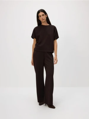Reserved - Szerokie spodnie z metalizowaną nitką - ciemnobrązowy