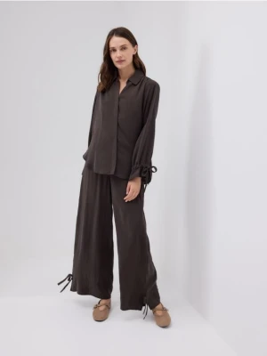 Reserved - Szerokie spodnie z modalem - ciemnobrązowy