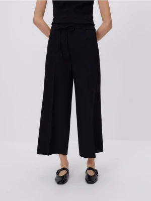 Reserved - Szerokie spodnie z wiązaniem - czarny
