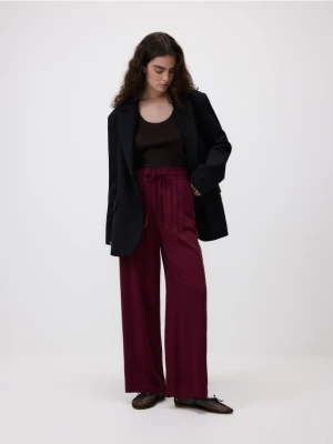 Reserved - Szerokie spodnie z wiskozy - burgundowy