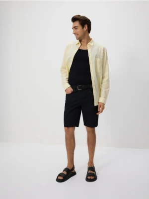 Zdjęcie produktu Reserved - Szorty carrot regular z paskiem - czarny