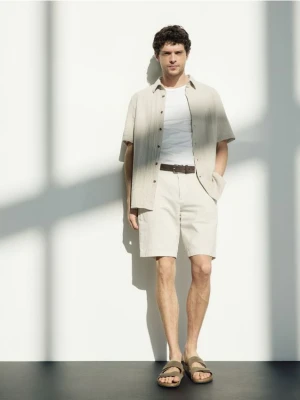 Reserved - Szorty chino regular - beżowy