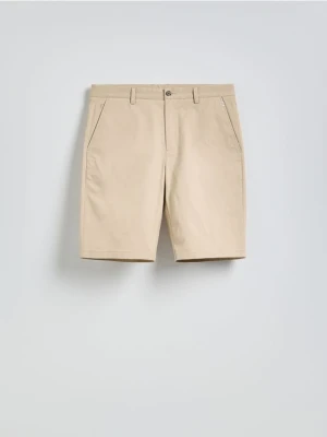 Reserved - Szorty chino regular fit - beżowy