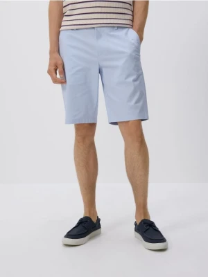 Reserved - Szorty chino regular fit - jasnoniebieski