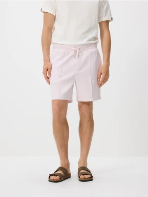 Reserved - Szorty comfort z przeszyciami - fioletowy