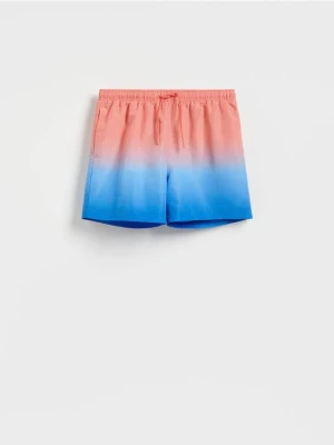 Reserved - Szorty plażowe z efektem ombre - niebieski