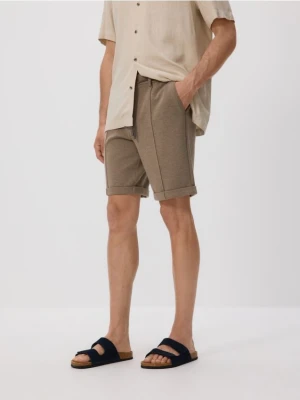 Reserved - Szorty regular fit - beżowy