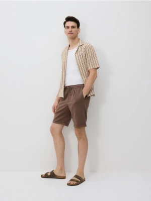 Reserved - Szorty regular fit - brązowy