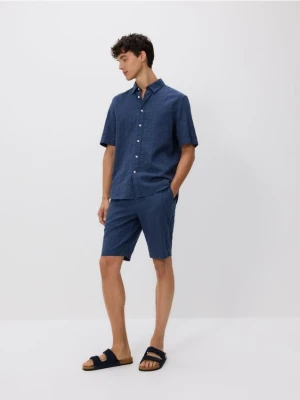 Reserved - Szorty regular z dodatkiem lnu - granatowy