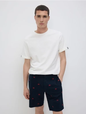 Reserved - Szorty regular z haftem - granatowy