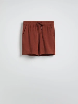 Reserved - Szorty regular z lnem - karminowy