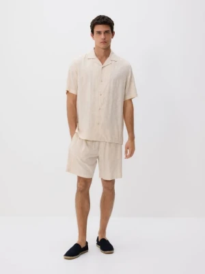 Reserved - Szorty slim fit - kremowy