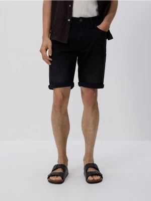 Reserved - Szorty slim fit z zakładkami - czarny