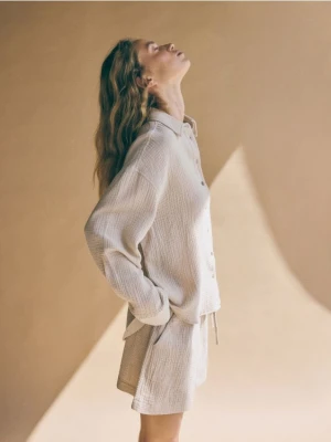 Reserved - Szorty z bawełnianego muślinu - beżowy