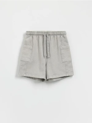 Reserved - Szorty z kieszeniami cargo - jasnoszary