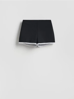 Reserved - Szorty z ozdobną wstawką - czarny