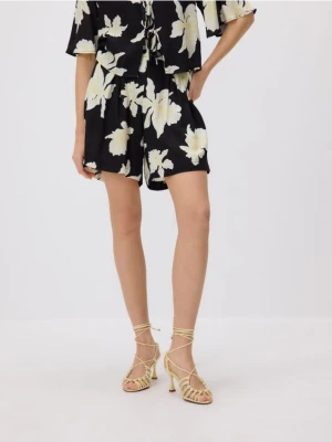 Reserved - Szorty z wiskozy - wielobarwny