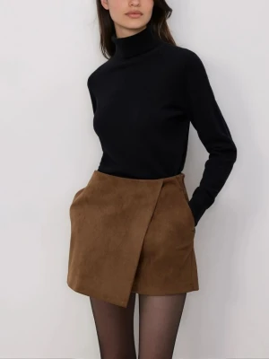 Reserved - Szorty z zakładką - beżowy