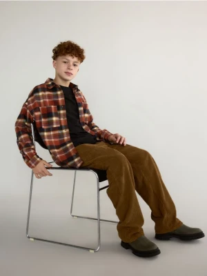 Reserved - Sztruksowe spodnie - brązowy