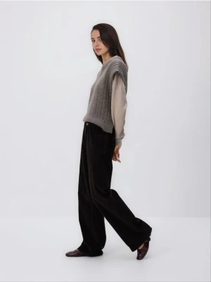 Reserved - Sztruksowe spodnie - ciemnobrązowy