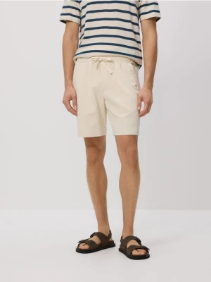 Reserved - Sztruksowe szorty - złamana biel
