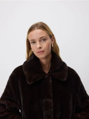 Reserved - Sztuczne futerko z kołnierzem - ciemnobrązowy