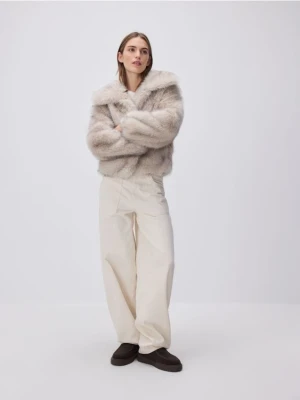 Zdjęcie produktu Reserved - Sztuczne futerko z kołnierzem - jasnoszary